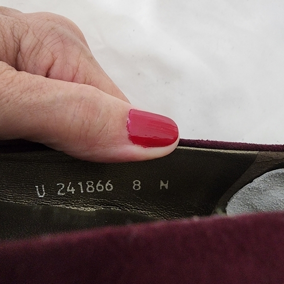 Stuart Weitzman Suede Plum Chain Heels Size 8N - Picture 4 of 11